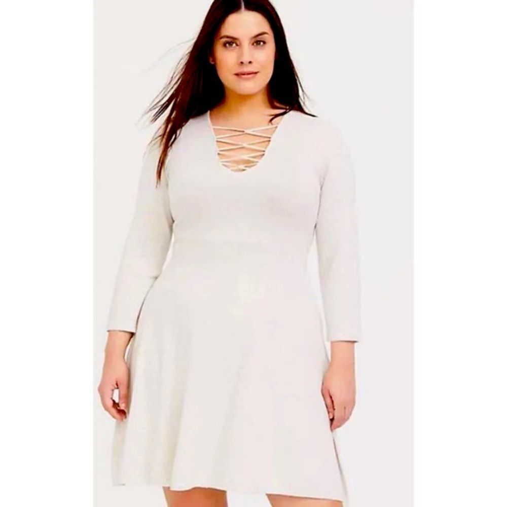 Torrid lattice neckline size 1 knit skater dress